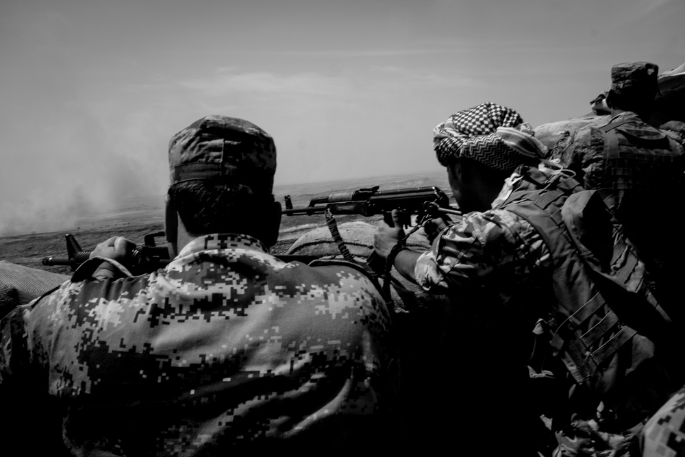 Peshmerga soldiers on the Gwer front line, southwestern Erbil, May 3, 2016. (Photo: Kurdistan24/Alexandre Afonso)